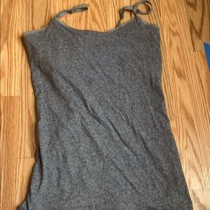 grey tank top